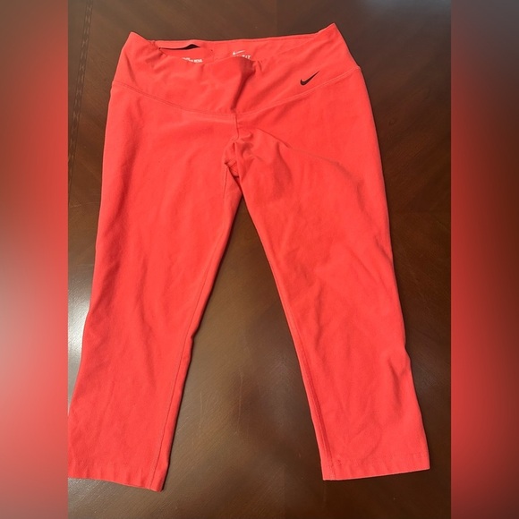 Nike Bright Red Leggings - Picture 3 of 8